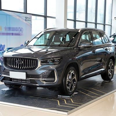 Closed Monjaro L Gasoline Petrol SUV Car 5 Seats 215km/H 2WD 2500-3000mm Wheel Base